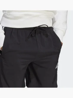 AEROREADY Essentials Chelsea 3-Streifen Shorts