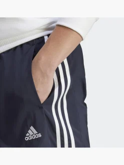 AEROREADY Essentials Chelsea 3-Streifen Shorts