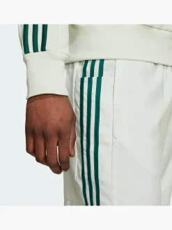 AEROREADY Essentials Chelsea 3-Streifen Shorts