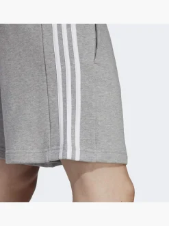 Essentials French Terry 3-Streifen Shorts