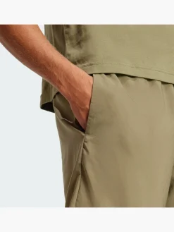 Essentials Small Logo Chelsea Shorts