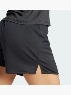 Train Essentials Big Logo Shorts