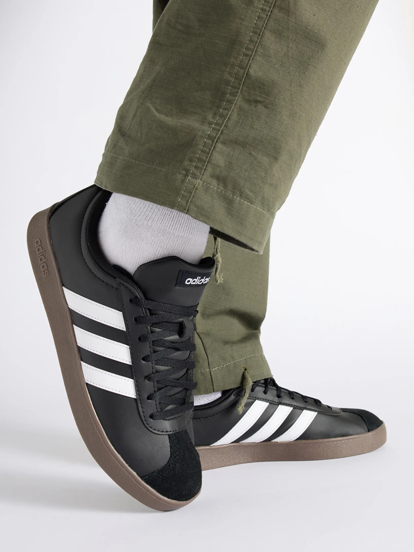 VL COURT BASE Sneaker